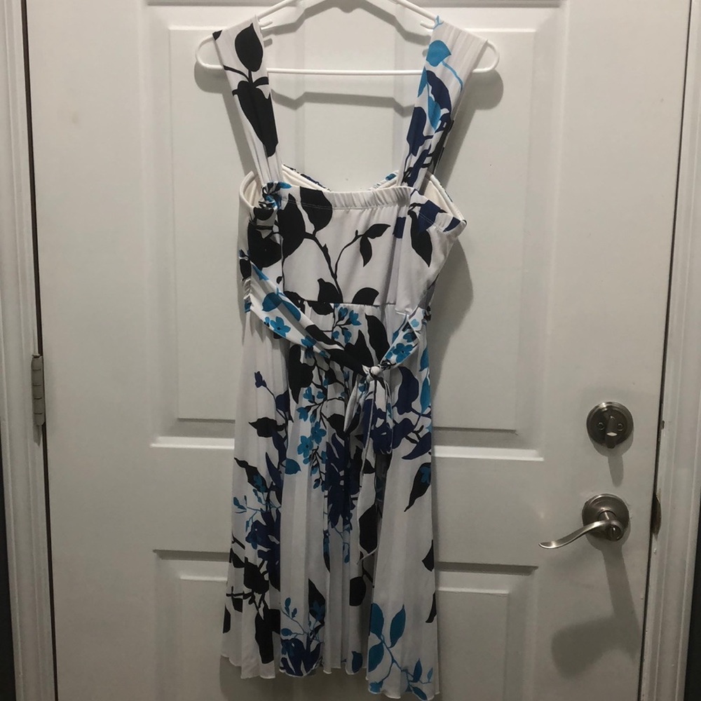 Floral print pleated dress size L - Picture 3 of 4